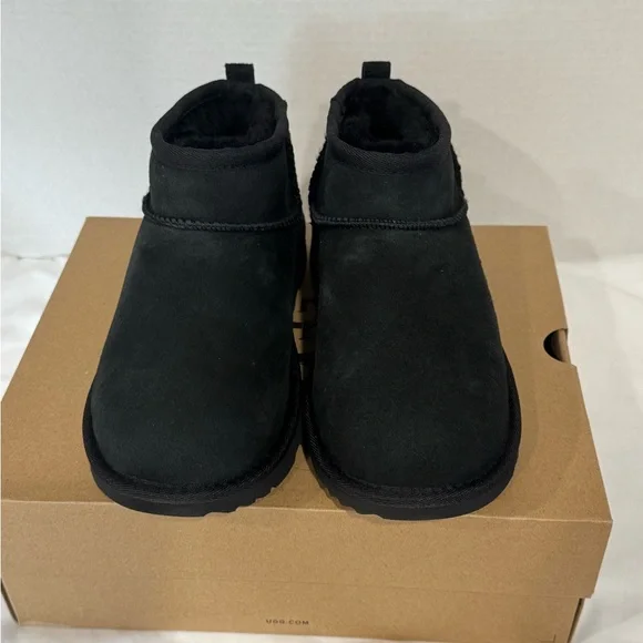 Kids UGG boots - Picture 2 of 9